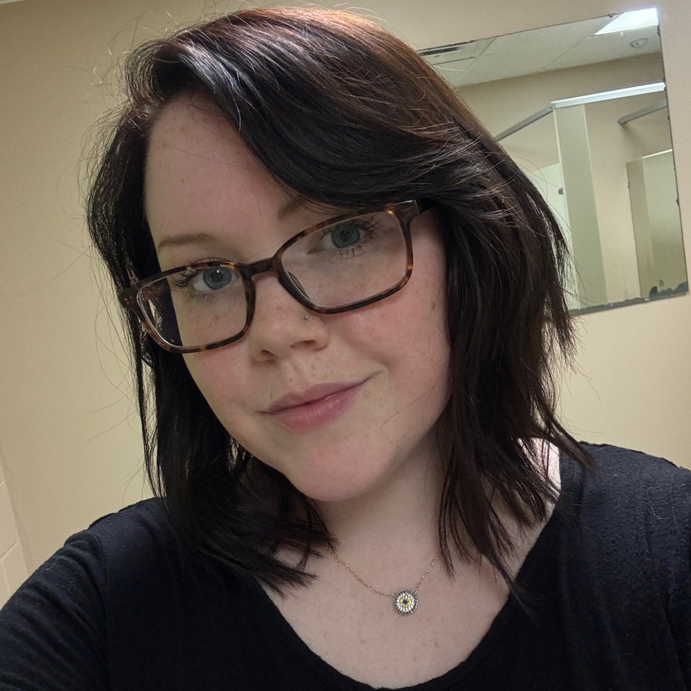 Meet your Posher, Emily